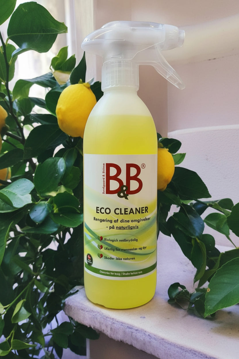 B&B ECO Cleaner Citrus 500 ml bottle shown with fresh lemons